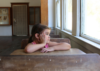 Laut einer aktuellen Studie trennen Deutschförderklassen statt zu fördern.