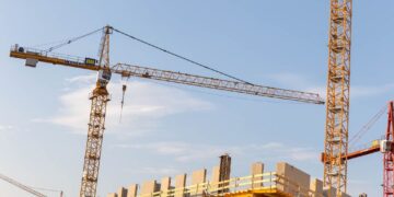 Kräne auf einer Baustelle