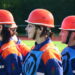 Junge Feuerwehrfrauen von der Freiwilligen Feuerwehr (Symbolbild)