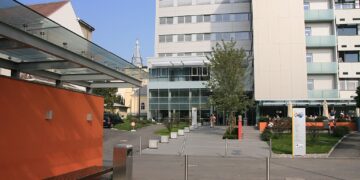 Außenansicht des Landesklinikums St. Pölten, das wie das Spital Gmünd von der NÖ Landesgesundheitsagentur betrieben wird.