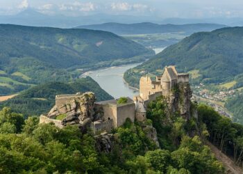 Zeitreise durch Niederösterreich: Historische Burgen und ihre Geschichten