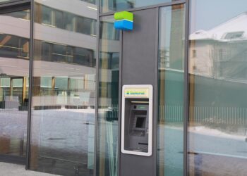 Bankomat als Symbol für Bargeldversorgung im ländlichen Raum.