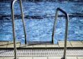 Pool mit Leiter