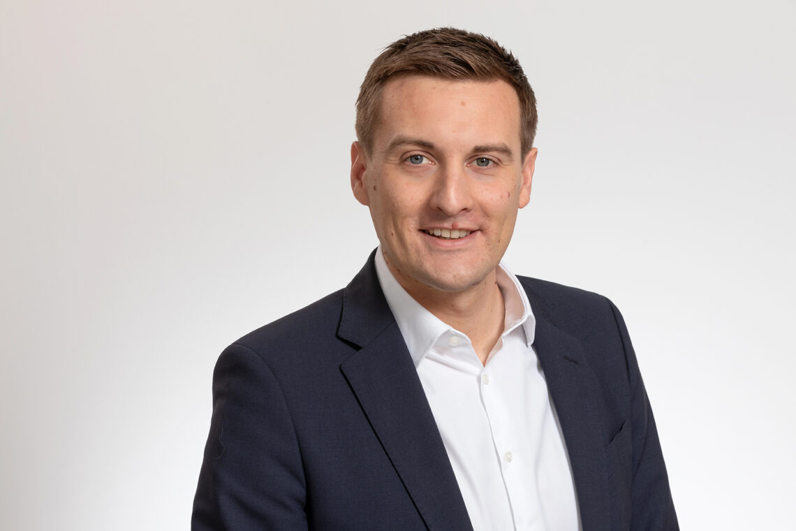 Portraitfoto von Sven Hergovich, Vorsitzenden der SPÖ NÖ und Kontroll-Landesrat