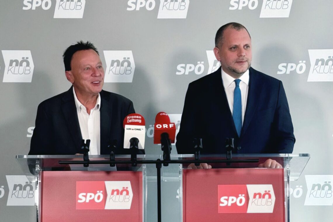 SPÖ NÖ-Klubobmann Hannes Weninger und Landesgeschäftsführer Wolfgang Zwander ziehen bei einer Pressekonferenz Bilanz zur Arbeit der schwarz-blauen Landeskoalition. Bild: SPÖ NÖ