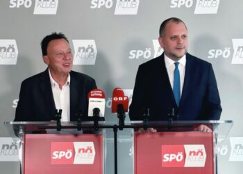 SPÖ NÖ-Klubobmann Hannes Weninger und Landesgeschäftsführer Wolfgang Zwander ziehen bei einer Pressekonferenz Bilanz zur Arbeit der schwarz-blauen Landeskoalition. Bild: SPÖ NÖ