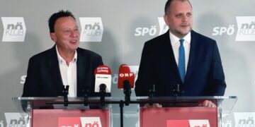 SPÖ NÖ-Klubobmann Hannes Weninger und Landesgeschäftsführer Wolfgang Zwander ziehen bei einer Pressekonferenz Bilanz zur Arbeit der schwarz-blauen Landeskoalition. Bild: SPÖ NÖ