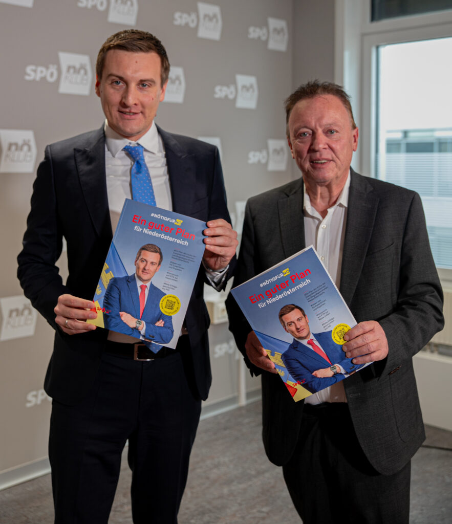 SPÖ-Landesparteivorsitzender und Kontroll-Landesrat Sven Hergovich und SPÖ-Klubobmann Hannes Weninger präsentieren das Zukunftsprogramm „Ein guter Plan für Niederösterreich“. Bild: Landtagsklub der SPÖ NÖ.
