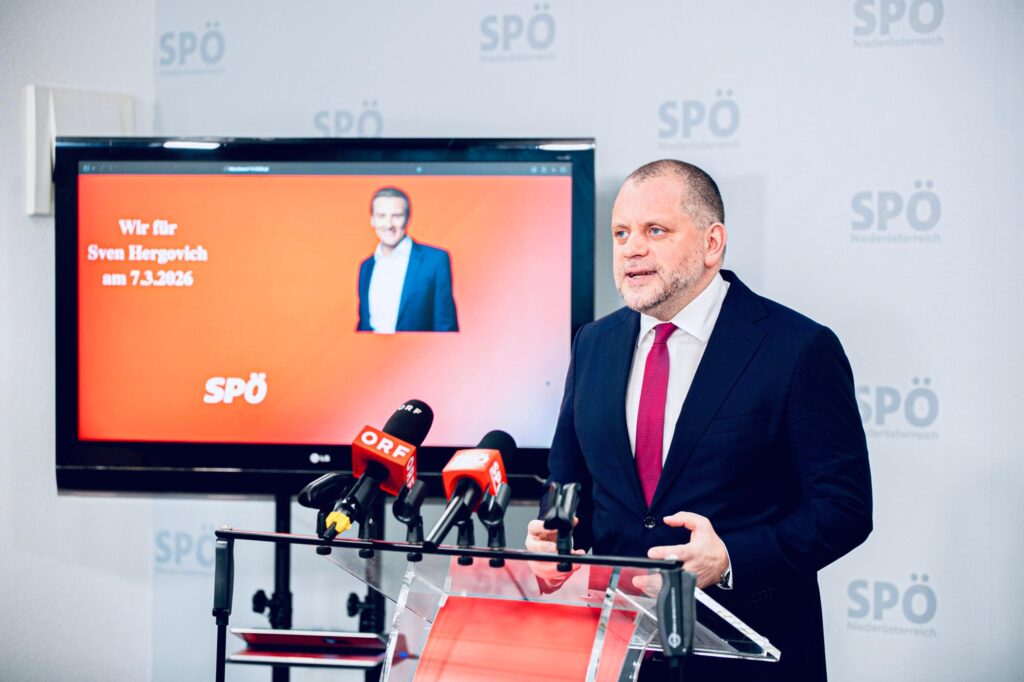 Das Bild zeigt Wolfgang Zwander bei der von der SPÖ NÖ einberufenen Pressekonferenz.