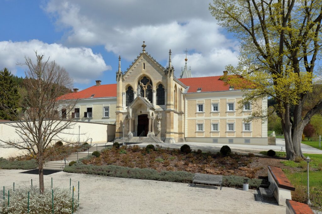 Das Schloss Mayerling 130 Jahre nach dem Unglück. Bild: WikiCommons/ C.Stadler/Bwag