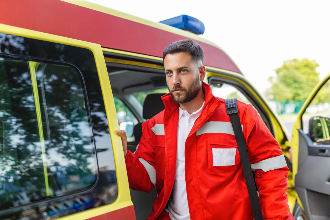 Symbolbild eines Sanitäters zur Darstellung der geplanten Notarztstützpunkt- Schließungen.