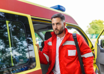 Symbolbild eines Sanitäters zur Darstellung der geplanten Notarztstützpunkt- Schließungen.