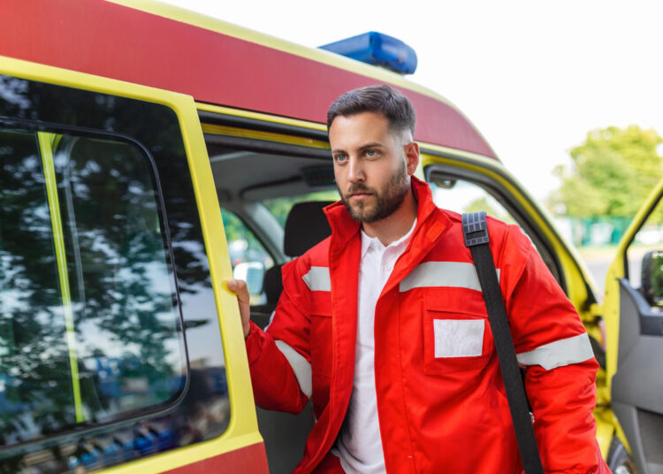 Symbolbild eines Sanitäters zur Darstellung der geplanten Notarztstützpunkt- Schließungen.