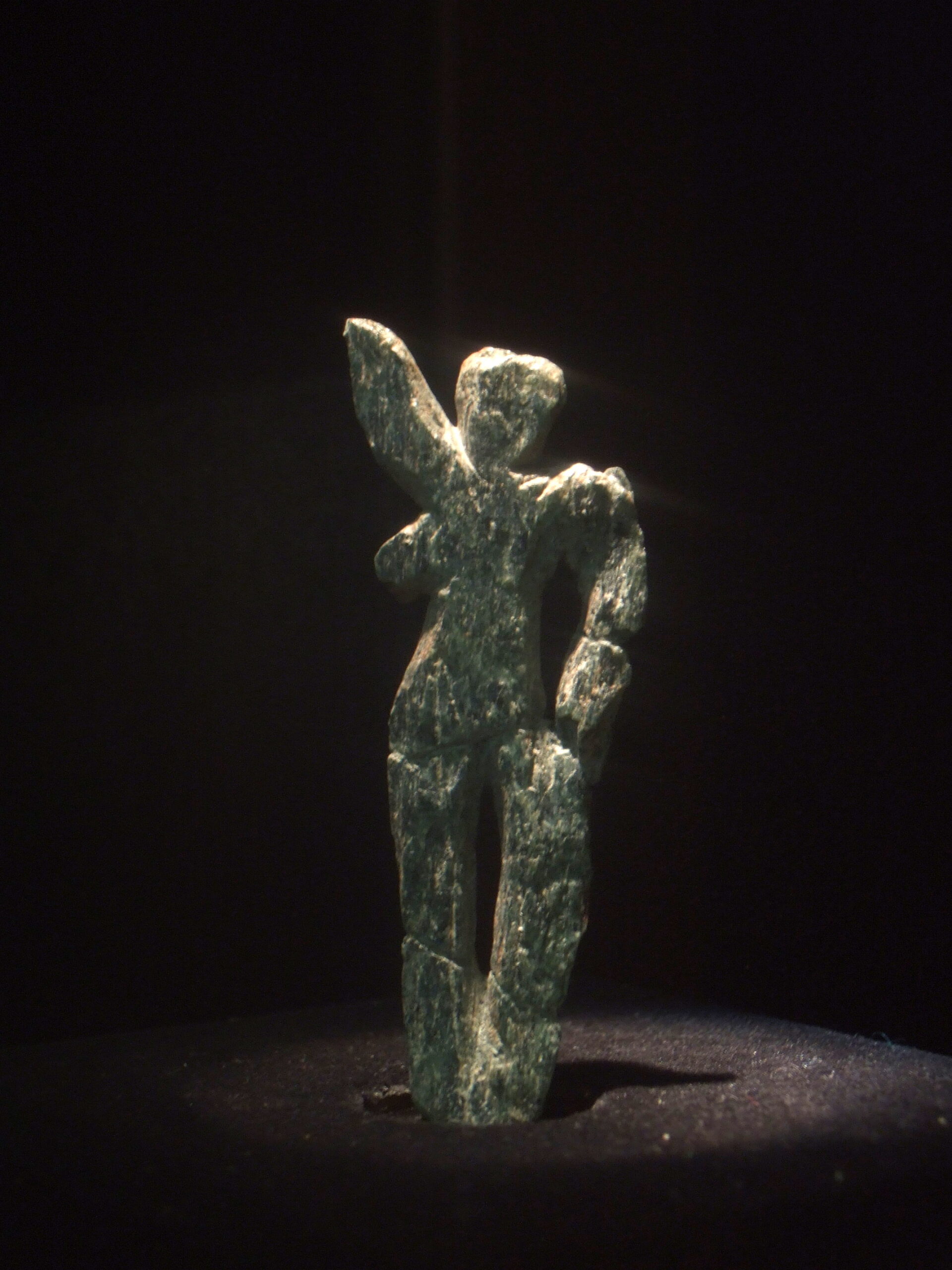 Die Venus von Galgenberg steht heute im Naturhistorischen Museum in Wien. Quelle: https://commons.wikimedia.org/w/index.php?curid=12070123