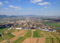 Luftaufnahme der Gemeinde Leobersdorf in Niederösterreich