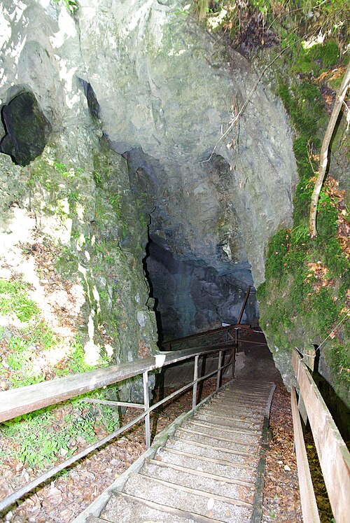 Der Eingang zur Nixhöhle