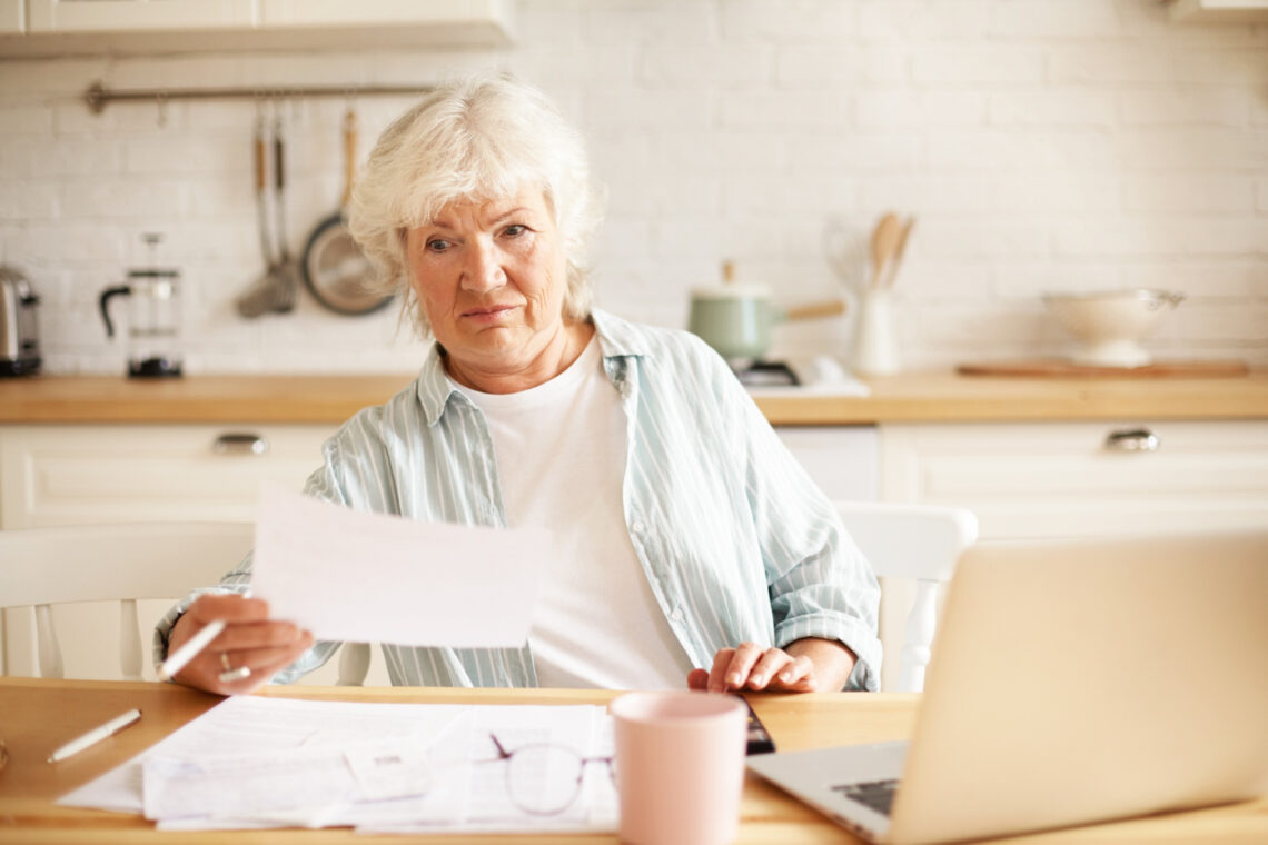 Abbild einer Pensionistin als Symbol für Pensionsunterschiede zwischen Frauen und Männern